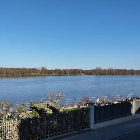 Duplex En Bord De Loire Holiday home